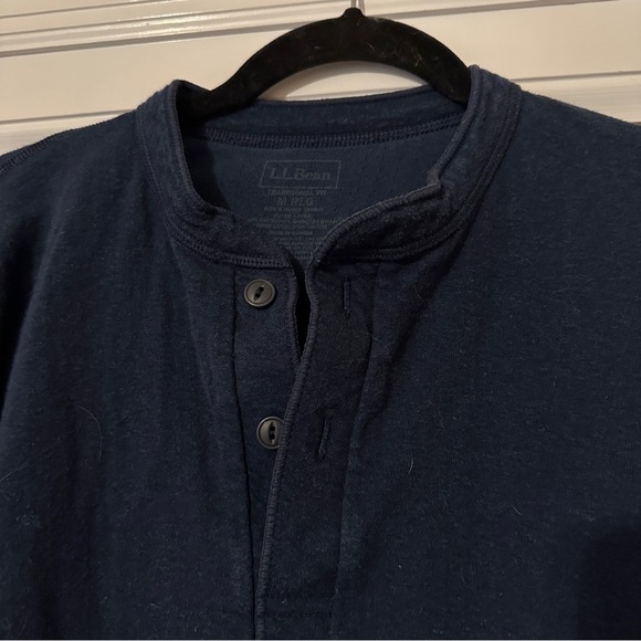L.L.Bean Traditional Fit Henley Men M - Picture 3 of 5